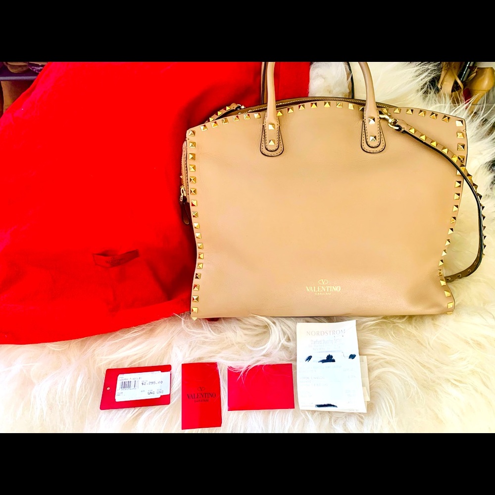 AUTHENTIC- VALENTINO Rockstud Dome bag
